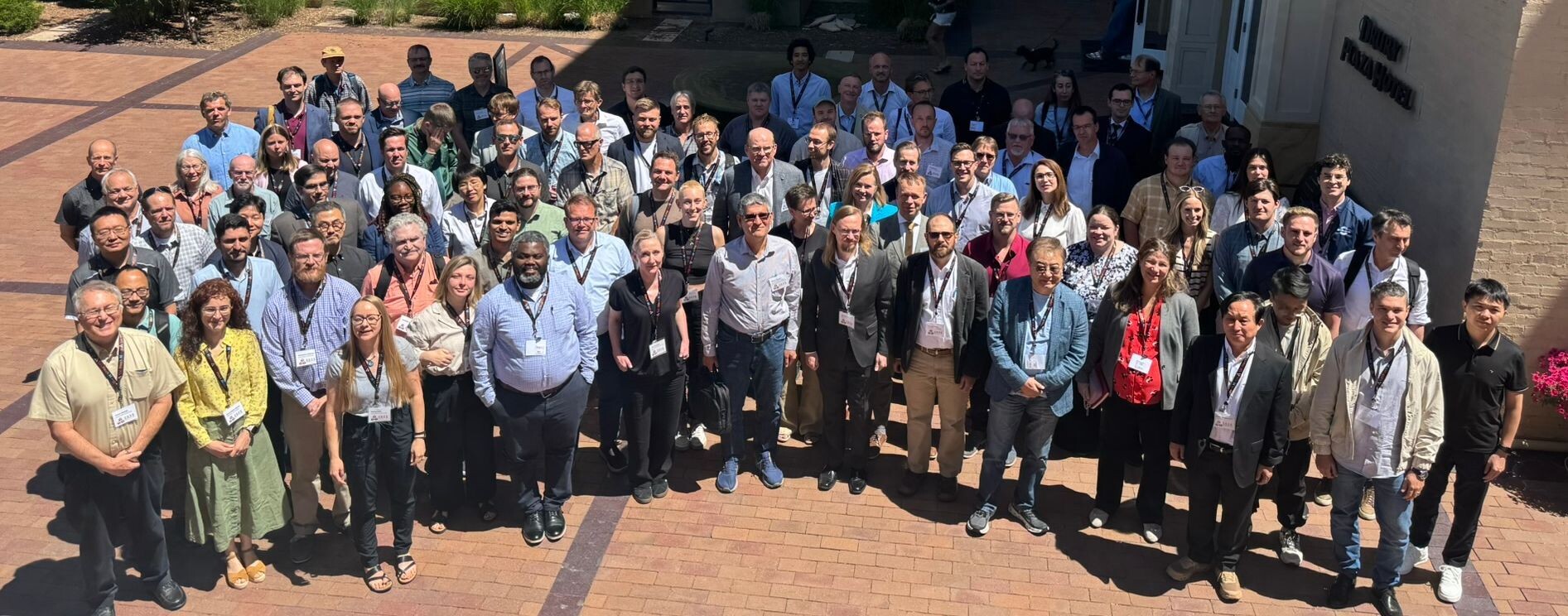 Gruppenbild der Konferenzteilnehmer